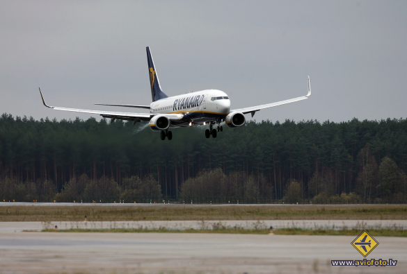 Boeing 737-8AS